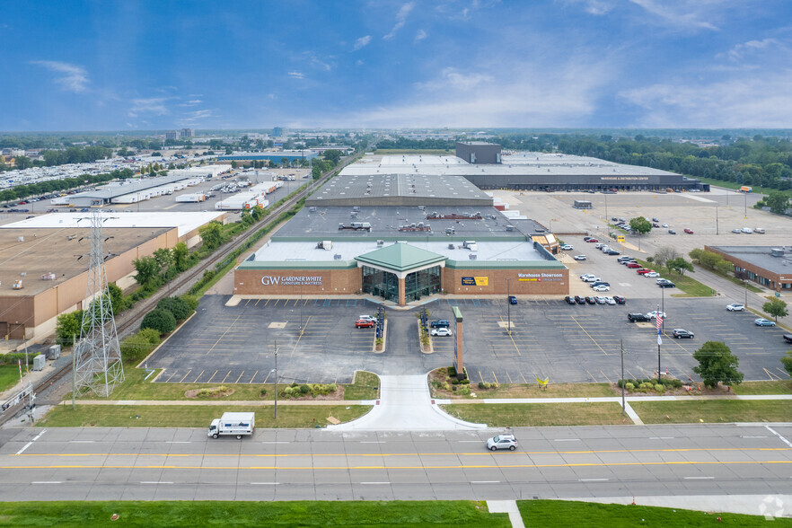 6500 14 Mile Rd, Warren, MI à louer - Aérien – Image 3 sur 7