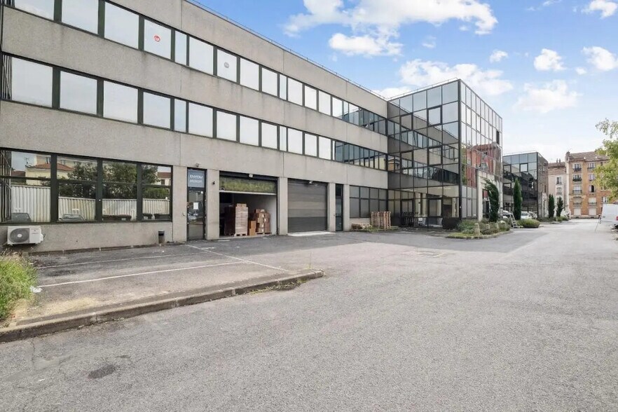 Industriel/Logistique dans Ivry-sur-Seine à louer - Photo de l’immeuble – Image 1 sur 18