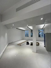 42 Rue De Bassano, Paris à louer Photo intérieure– Image 1 sur 4