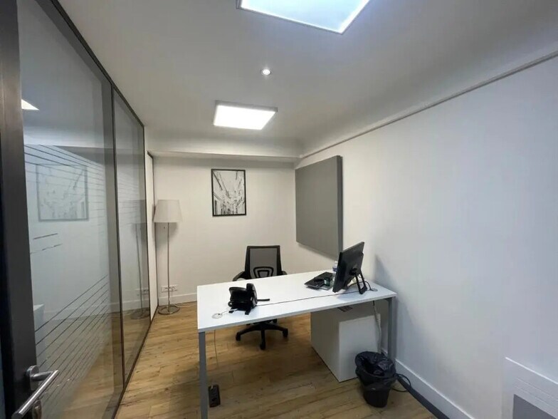 Bureau dans Bordeaux à vendre - Photo de l’immeuble – Image 3 sur 7