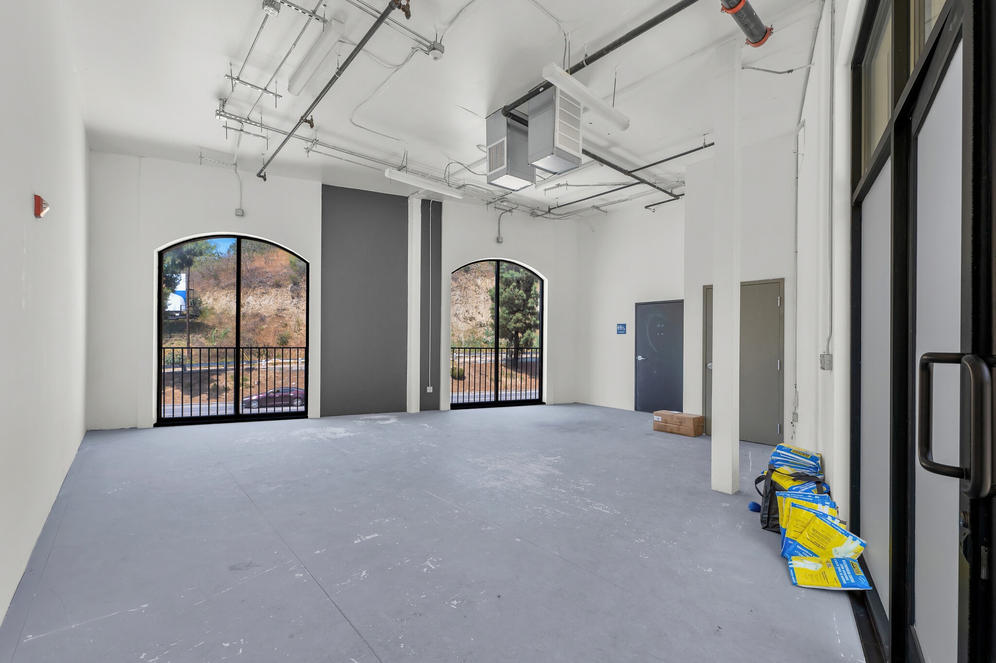 4671-4681 Huntington Dr S, Los Angeles, CA à louer Photo intérieure– Image 1 sur 5