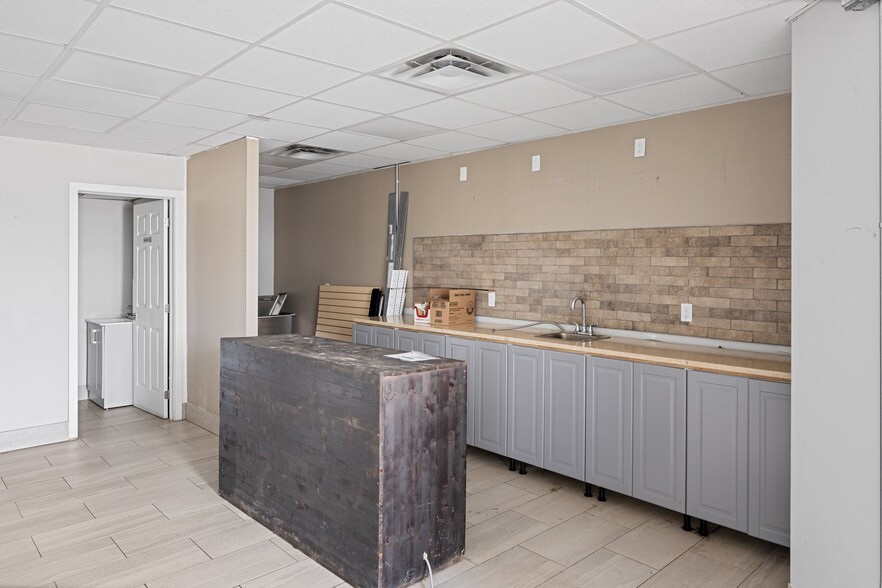 33 Oak St E, Leamington, ON à vendre - Photo intérieure – Image 3 sur 19