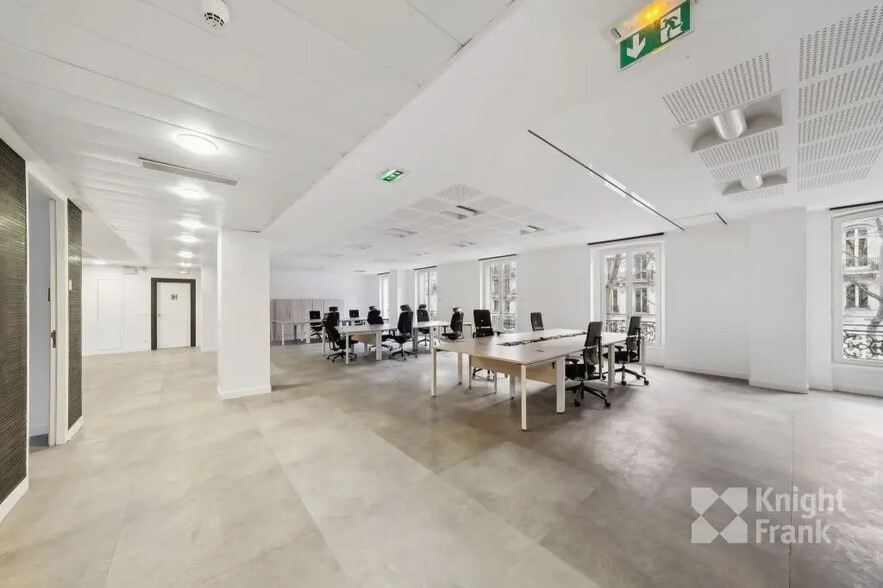 148 Boulevard Haussmann, Paris à louer - Photo de l’immeuble – Image 2 sur 9