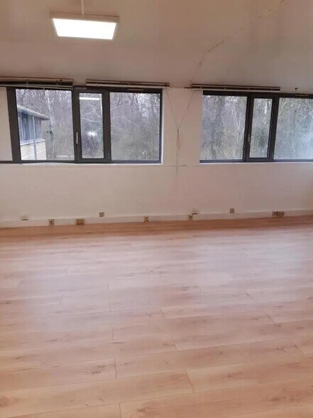 Rue Albert Einstein, Champs-sur-Marne à vendre - Photo intérieure – Image 3 sur 5