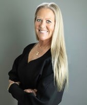 Melanie Holton