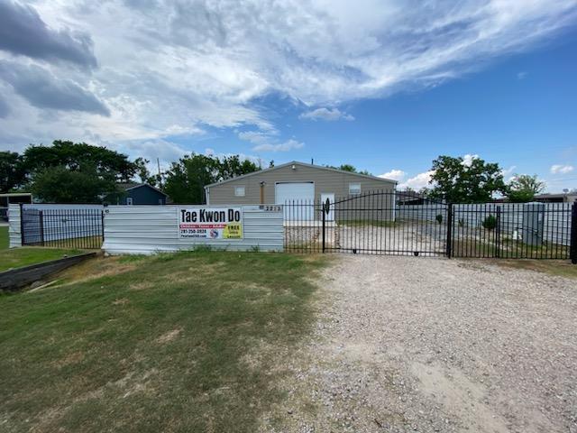 2213 Ellis Dr, Rosharon, TX à louer - Photo de l’immeuble – Image 3 sur 18