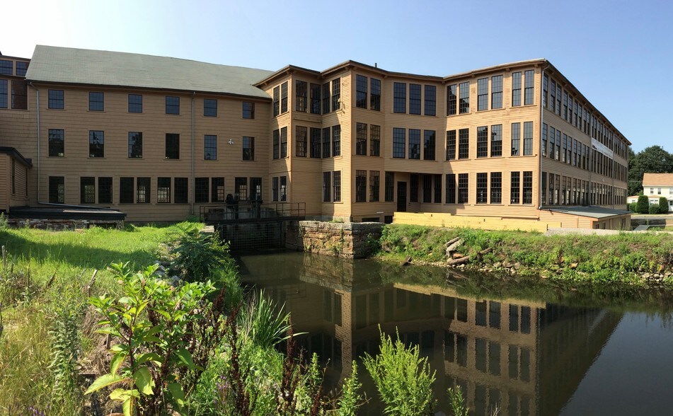 146 Mendon St, Uxbridge, MA à vendre - Photo de l’immeuble – Image 2 sur 24