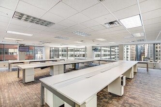 199 Water St, New York, NY à louer Photo intérieure– Image 2 sur 7