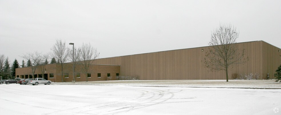 7509 Boone Ave N, Brooklyn Park, MN à louer - Photo de l’immeuble – Image 2 sur 8