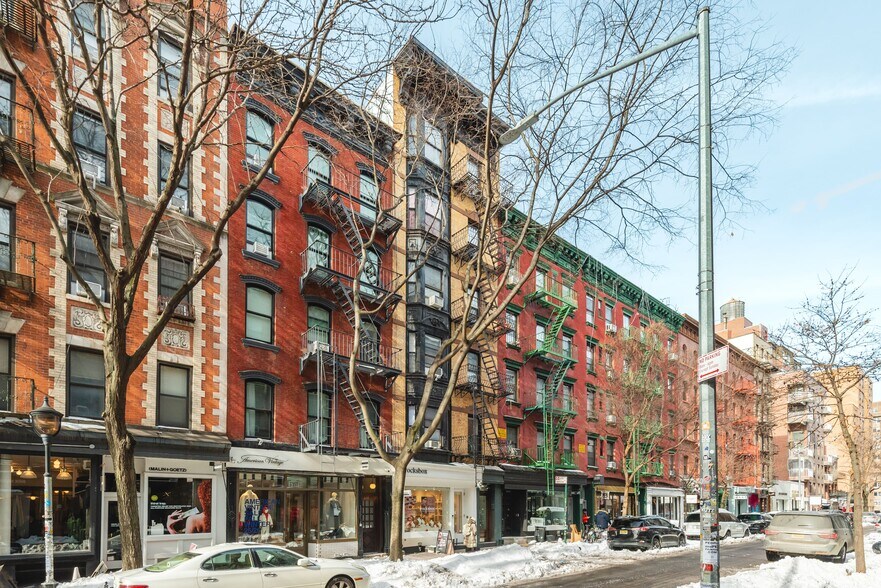 239 Elizabeth St, New York, NY à vendre - Photo de l’immeuble – Image 2 sur 21