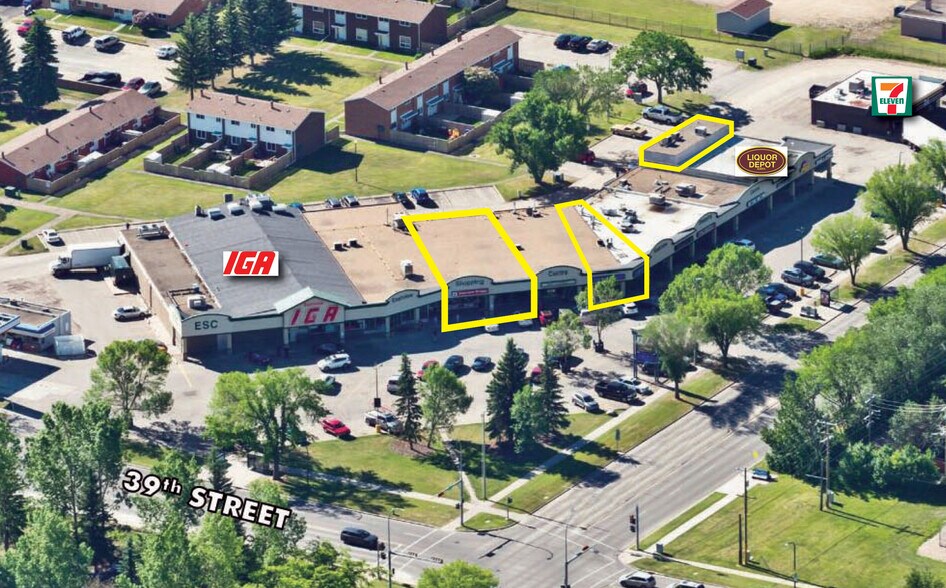 3803-3903 40th Ave, Red Deer, AB à louer - Photo de l’immeuble – Image 1 sur 4