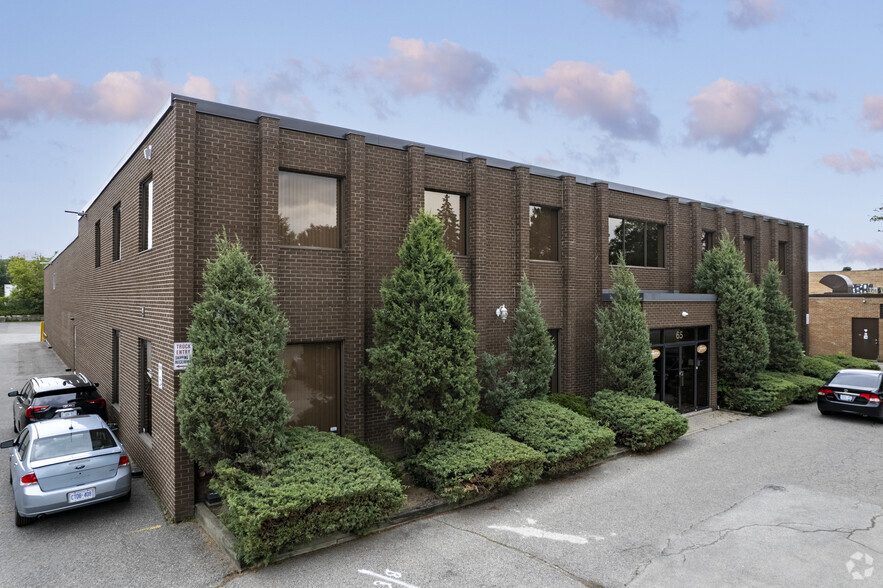 65 Melford Dr, Toronto, ON à louer - Photo principale – Image 1 sur 5
