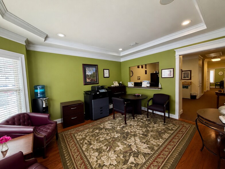 1614 Mahan Center Blvd, Tallahassee, FL à vendre - Photo de l’immeuble – Image 3 sur 9