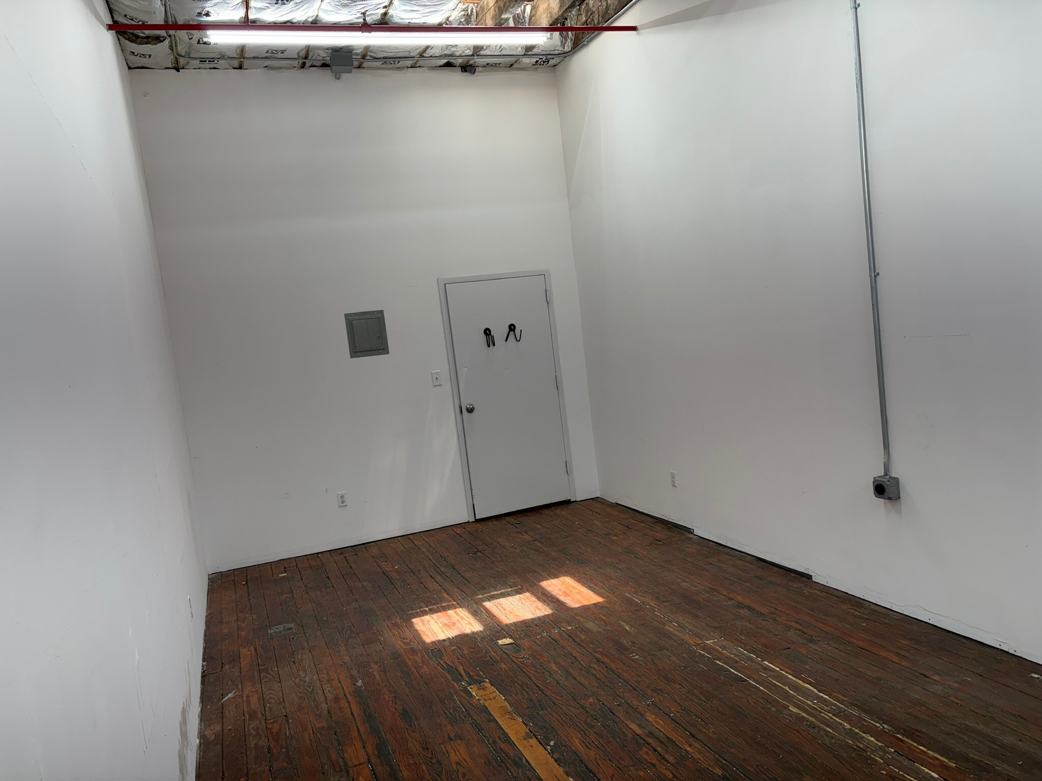 413-415 Vandervoort Ave, Brooklyn, NY à louer Photo intérieure– Image 1 sur 2