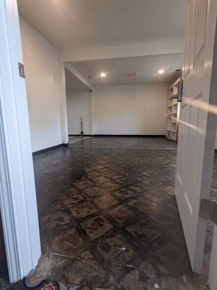 930 S Graham-hopedale Rd, Graham, NC à louer - Photo de l’immeuble – Image 3 sur 9