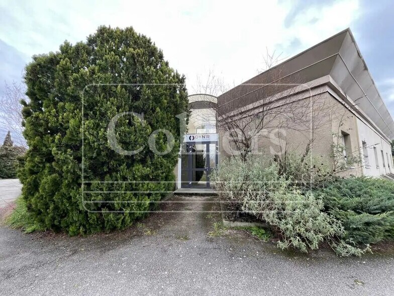 35 Rue Pierre Simon Laplace, Aix-en-Provence à louer - Photo de l’immeuble – Image 2 sur 10