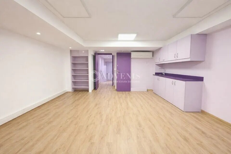 Immeuble residentiel dans Paris à vendre Photo intérieure– Image 1 sur 8