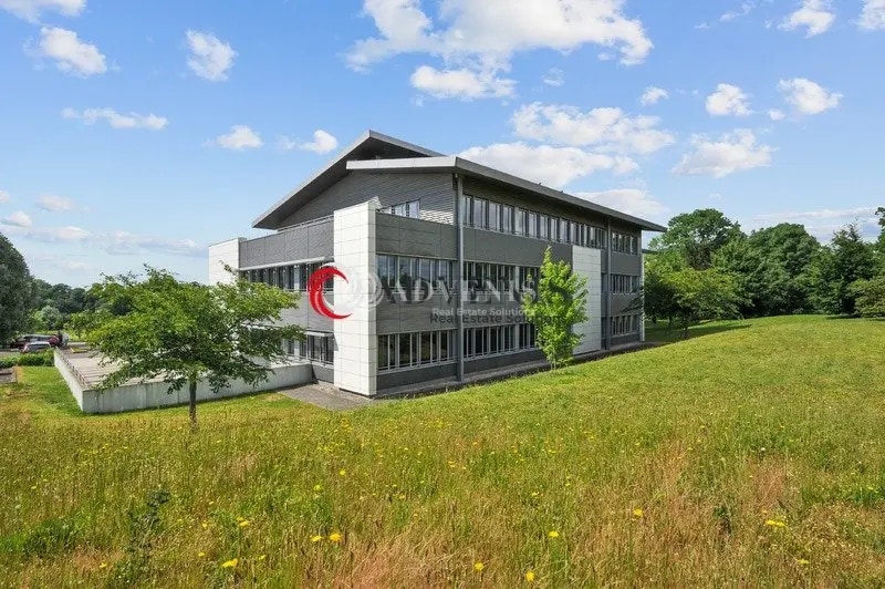 Bureau dans Roissy-en-France à louer - Photo de l’immeuble – Image 1 sur 13