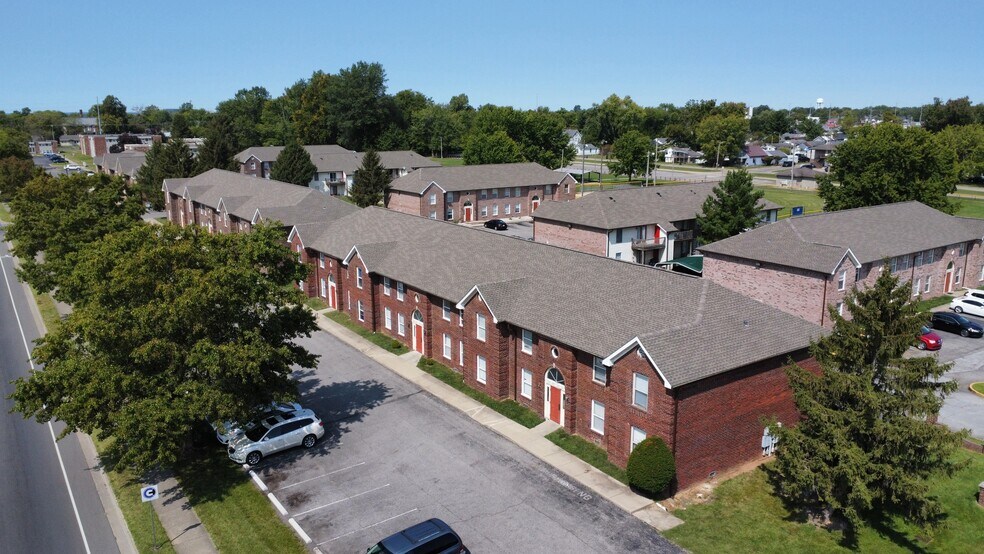 637 E Oak St, Seymour, IN à vendre - Photo de l’immeuble – Image 1 sur 8