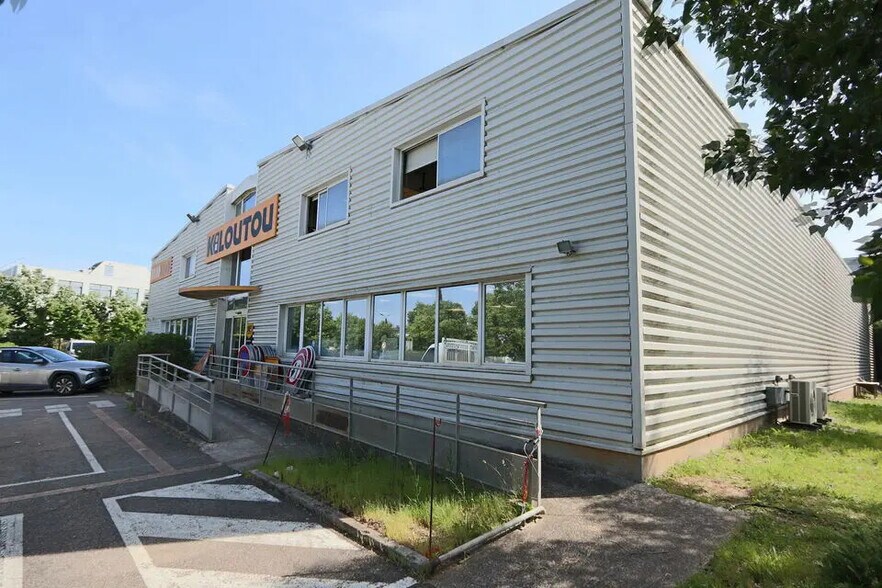 Bureau dans Aix-en-Provence à louer - Photo de l’immeuble – Image 2 sur 31