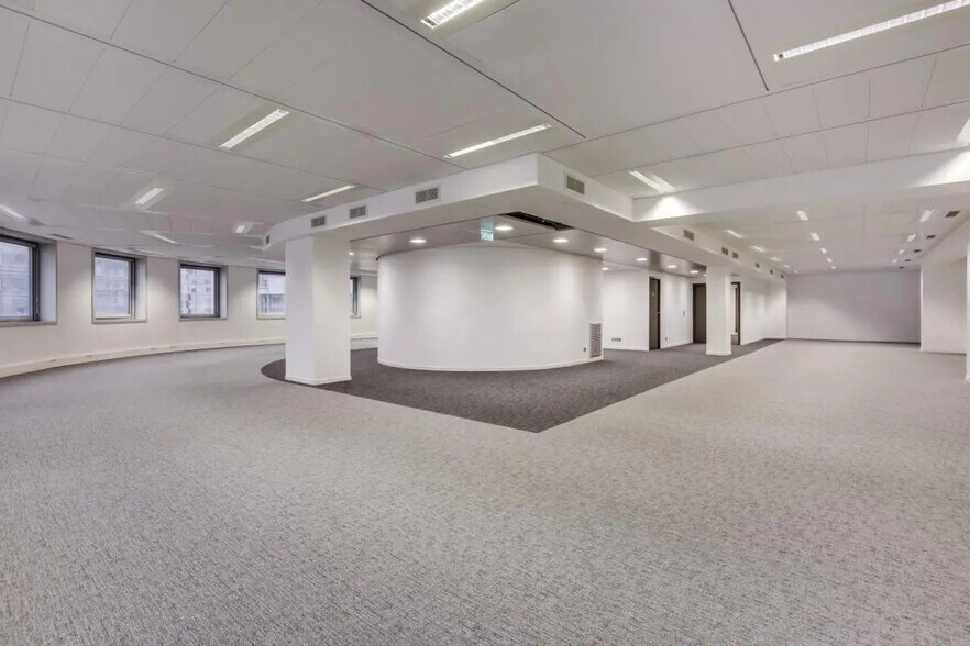 47 Rue Louis Blanc, Courbevoie à louer - Photo de l’immeuble – Image 3 sur 15
