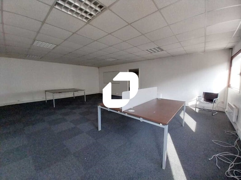 Bureau dans Trappes à louer - Photo intérieure – Image 3 sur 18
