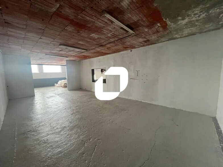 Local d’activités dans Haspres à louer - Photo de l’immeuble – Image 2 sur 10