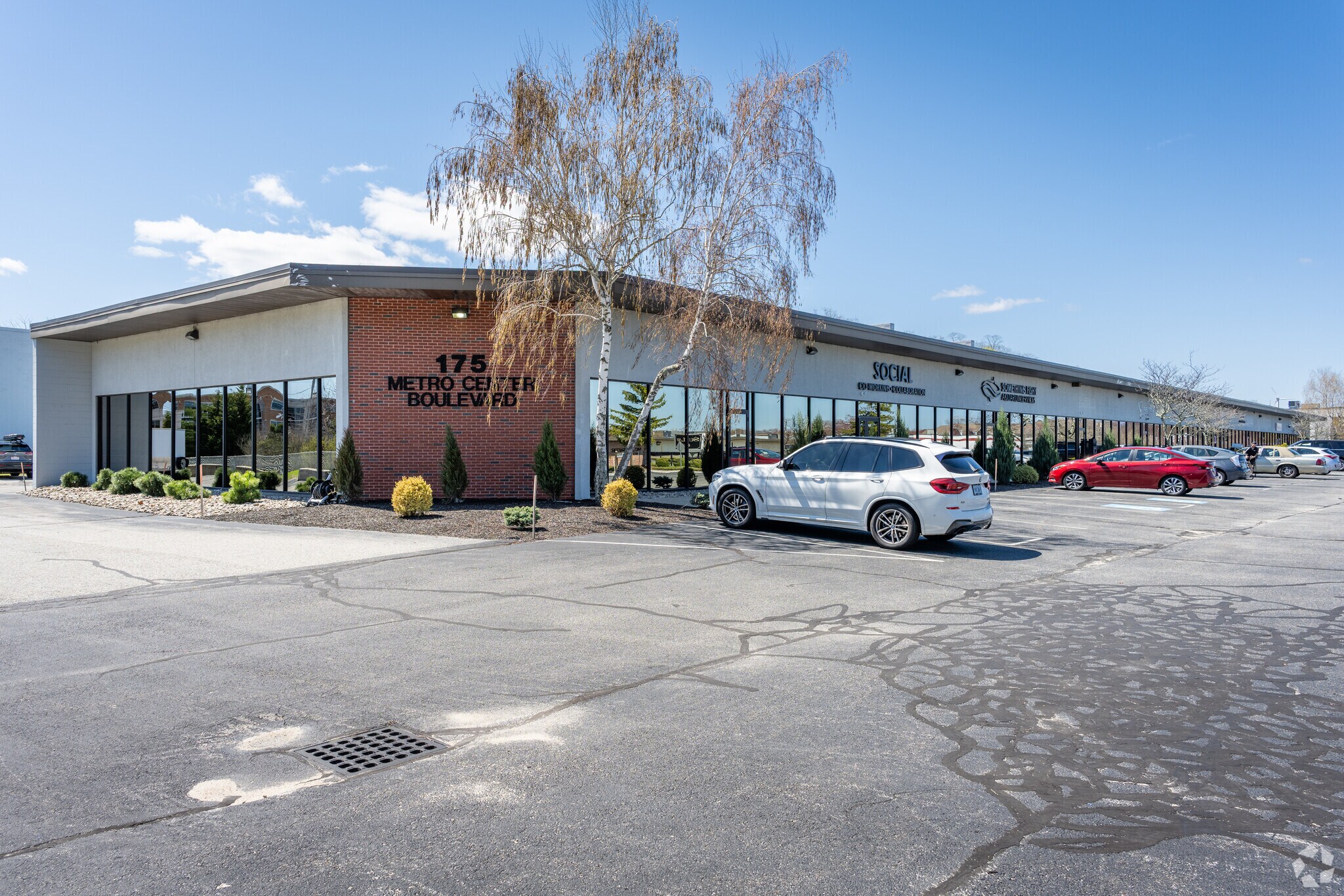 175 Metro Center Blvd, Warwick, RI à vendre Photo principale– Image 1 sur 5