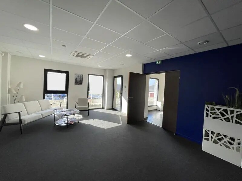 Local d'activités dans Canéjan à vendre Photo de l’immeuble– Image 1 sur 20