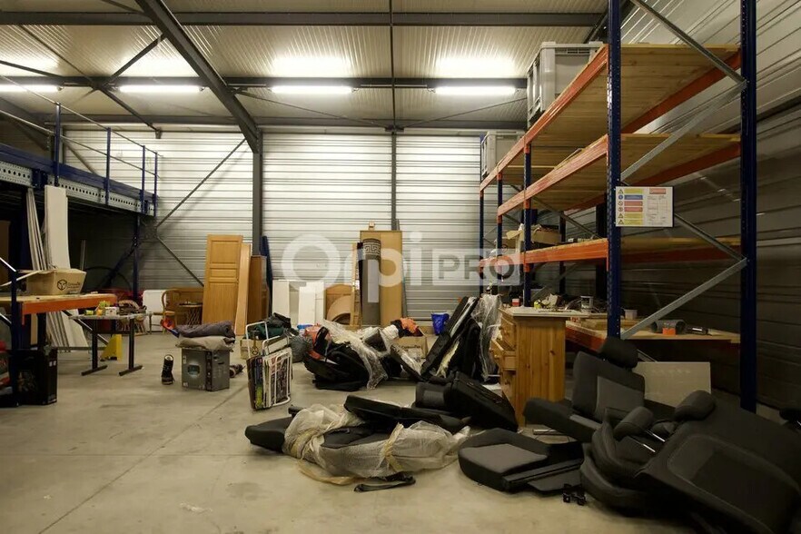 Local d'activités dans Mions à vendre - Photo de l’immeuble – Image 2 sur 8