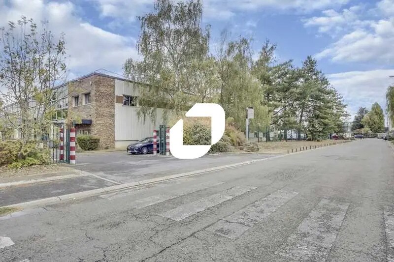 Local d’activités dans Les Ulis à louer - Photo de l’immeuble – Image 2 sur 21