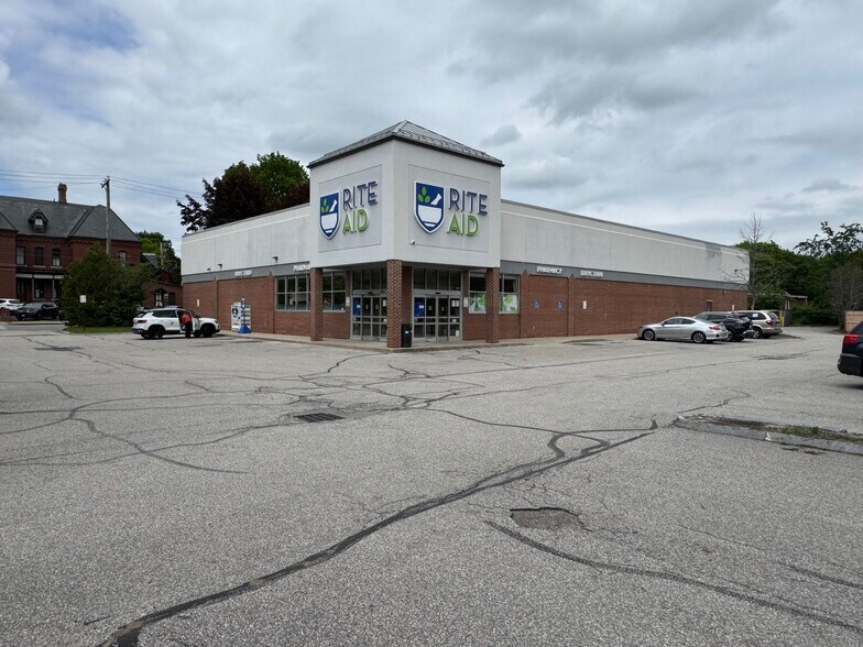 1631 Elm St, Manchester, NH à louer - Photo de l’immeuble – Image 1 sur 5