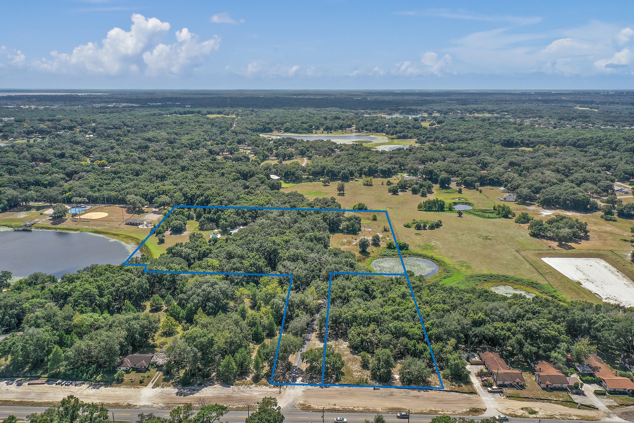 907 W Miller St, Fruitland Park, FL à vendre Photo principale– Image 1 sur 14