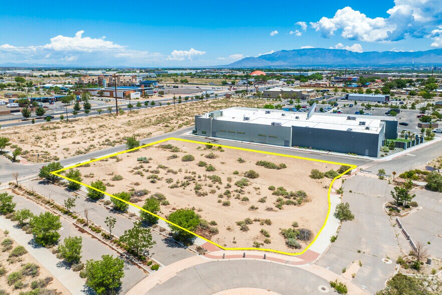 SEC Central Ave, Albuquerque, NM à vendre - Photo de l’immeuble – Image 1 sur 22