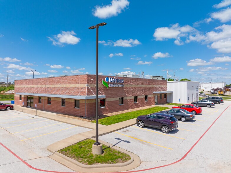 2835 N Oak Grove Ave, Springfield, MO à vendre - Photo de l’immeuble – Image 2 sur 12