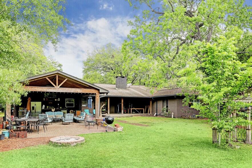 200 E Burress St, Houston, TX à vendre - Photo de l’immeuble – Image 2 sur 8
