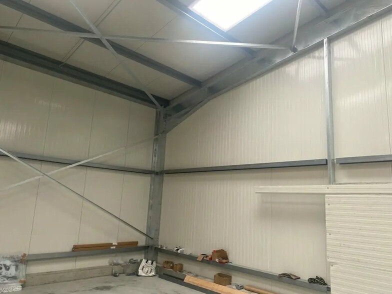 Local d'activités dans Plovan à vendre - Photo intérieure – Image 3 sur 4