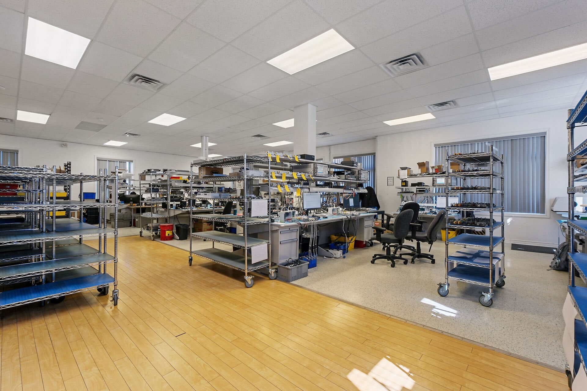 100-130 Industrial Av, Carleton Place, ON à louer Photo de l’immeuble– Image 1 sur 6