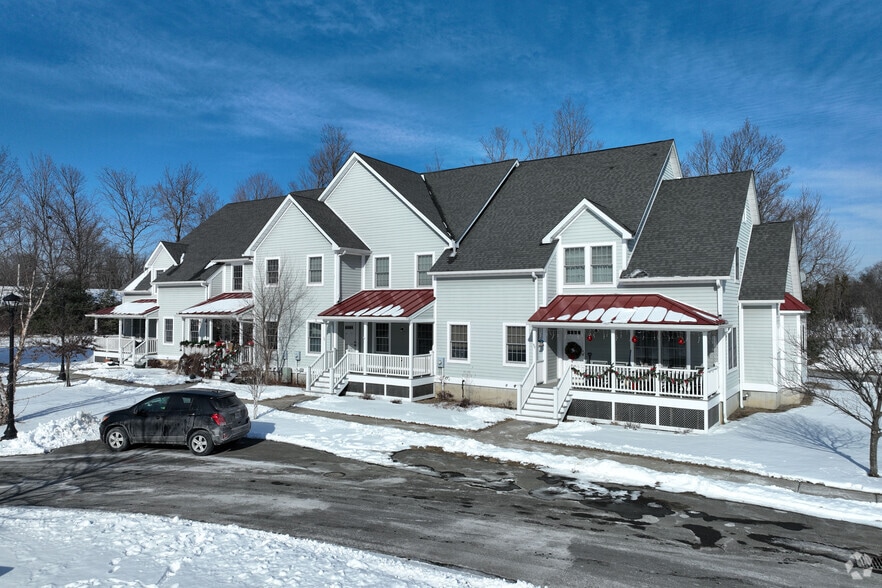 27-33 Firehouse Ln, Red Hook, NY à vendre - Photo de l’immeuble – Image 1 sur 7