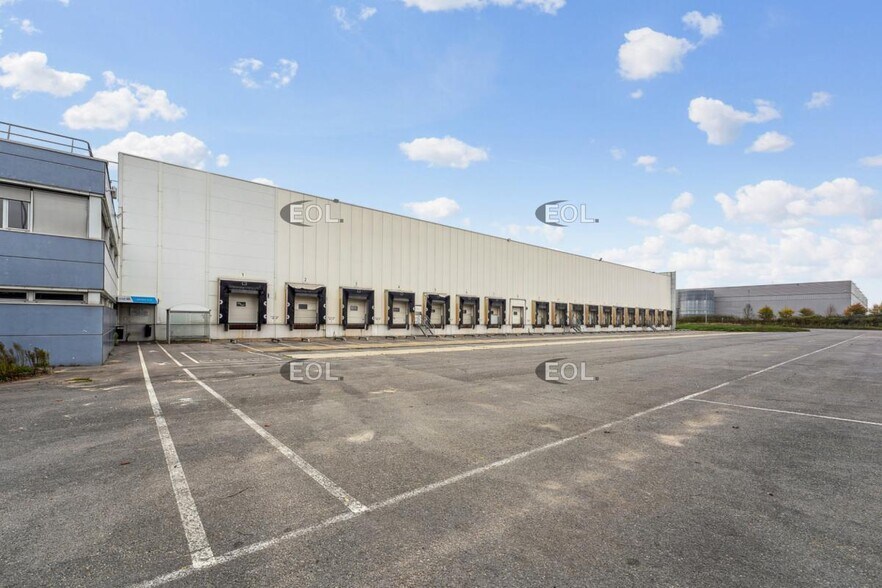 Industriel/Logistique dans SAINT-OUEN-L'AUMONE à louer - Photo de l’immeuble – Image 2 sur 12