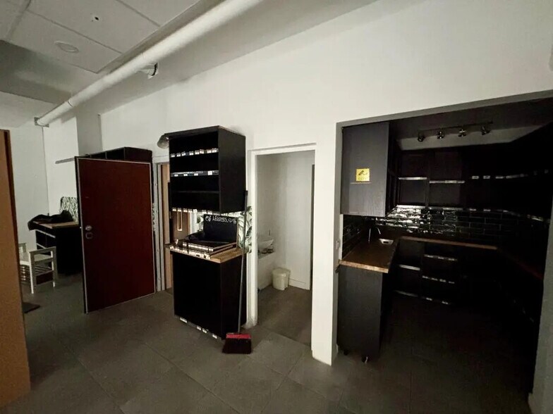 Local commercial dans Versailles à louer - Photo intérieure – Image 3 sur 8