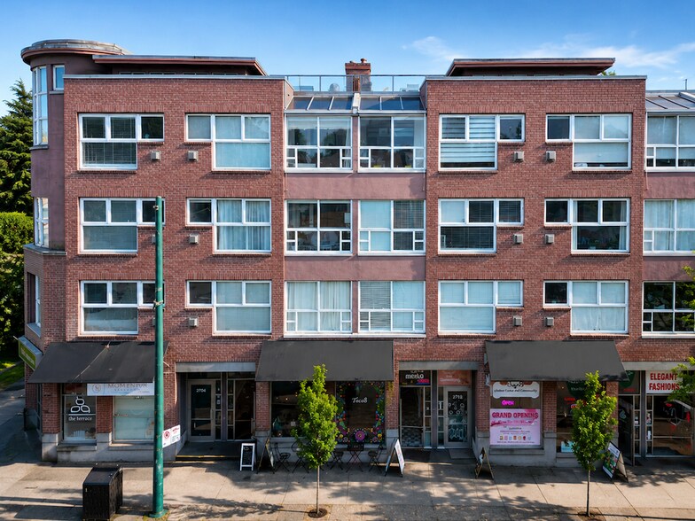 2702-2716 W 4th Ave, Vancouver, BC à vendre - Photo de l’immeuble – Image 2 sur 6