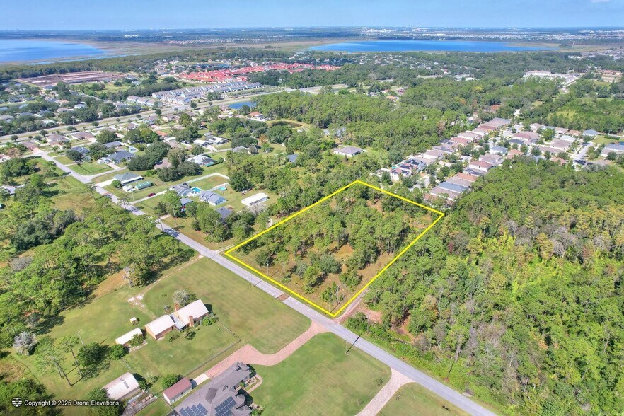 Moore St, Saint Cloud, FL à vendre - Photo principale – Image 1 sur 7