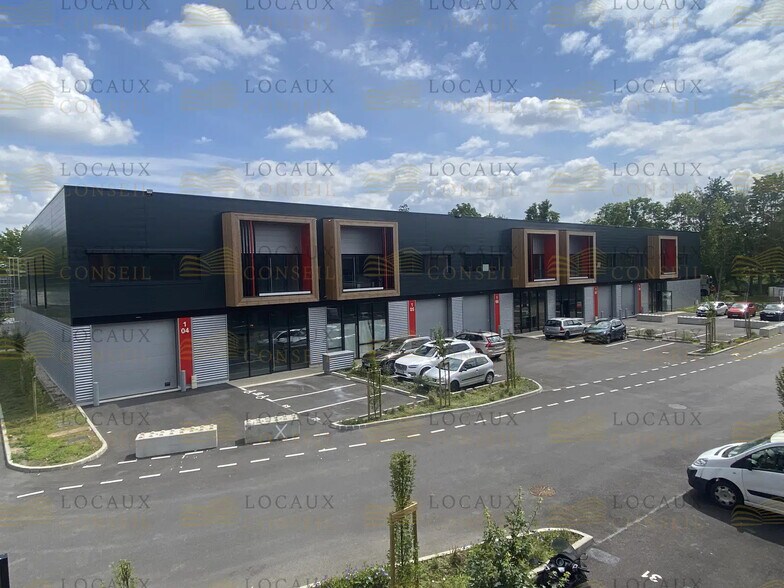 Local d’activités dans Éragny à louer - Photo de l’immeuble – Image 3 sur 3