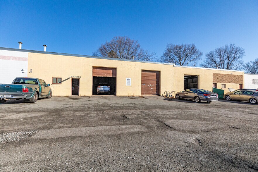 6509 Dickens Pl, Richmond, VA à vendre - Photo de l’immeuble – Image 2 sur 16
