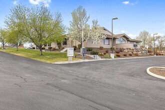 1321 Columbia Park Trl, Richland, WA à louer Photo de l’immeuble– Image 1 sur 6