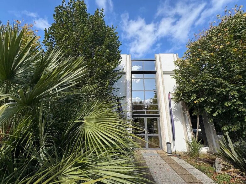 Bureau dans Nantes à louer - Photo de l’immeuble – Image 1 sur 11