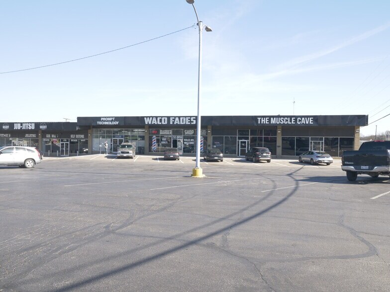 3112-3126 Franklin Ave, Waco, TX à louer - Photo de l’immeuble – Image 2 sur 3