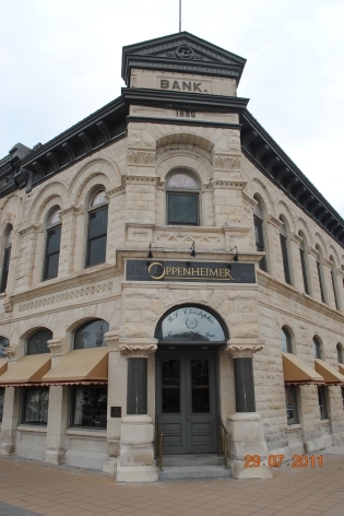 200 N Main St, Hutchinson, KS à louer - Photo principale – Image 2 sur 13