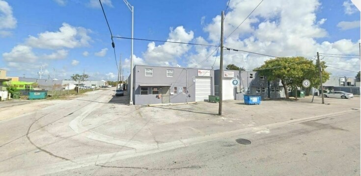 451-457 W 28th St, Hialeah, FL à louer - Photo de l’immeuble – Image 1 sur 1